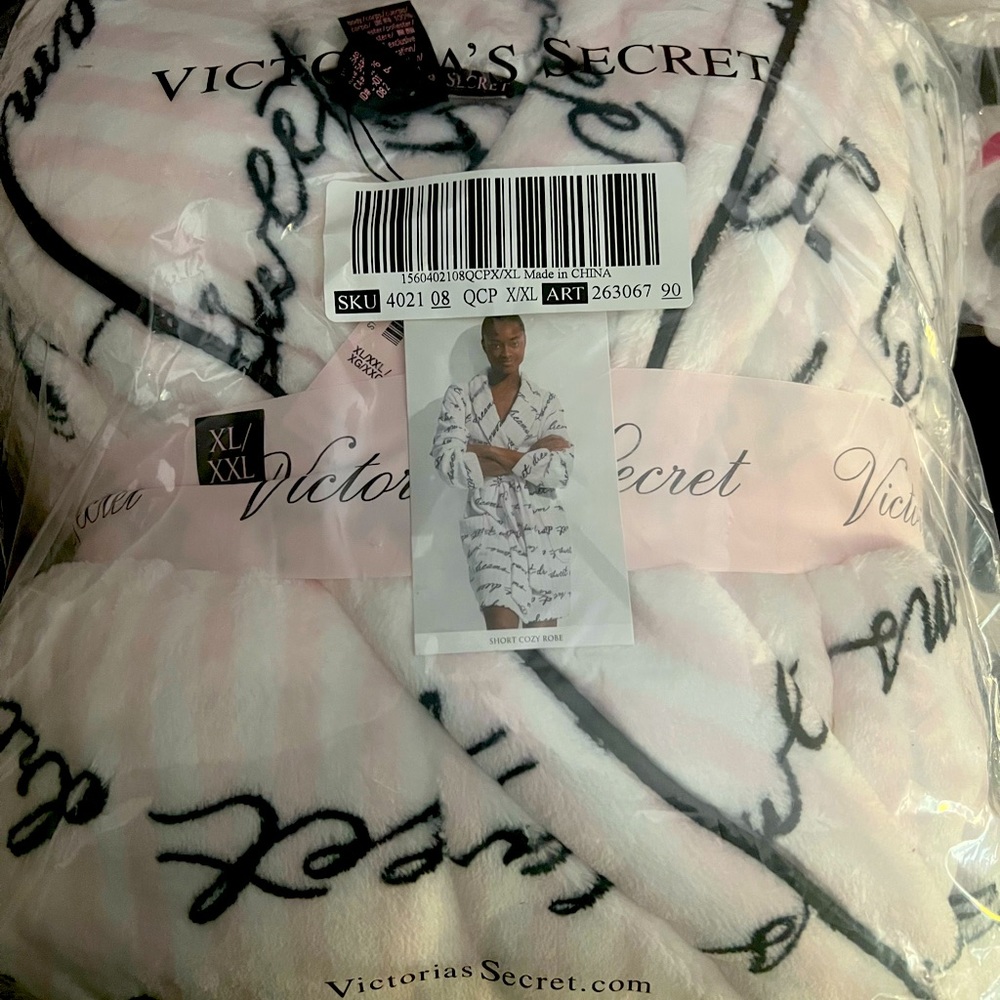 VS short cozy robe